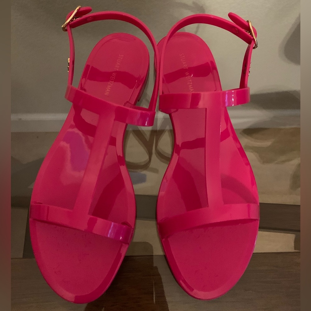 VGUC Stuart Weitzman fuchsia jelly sandals